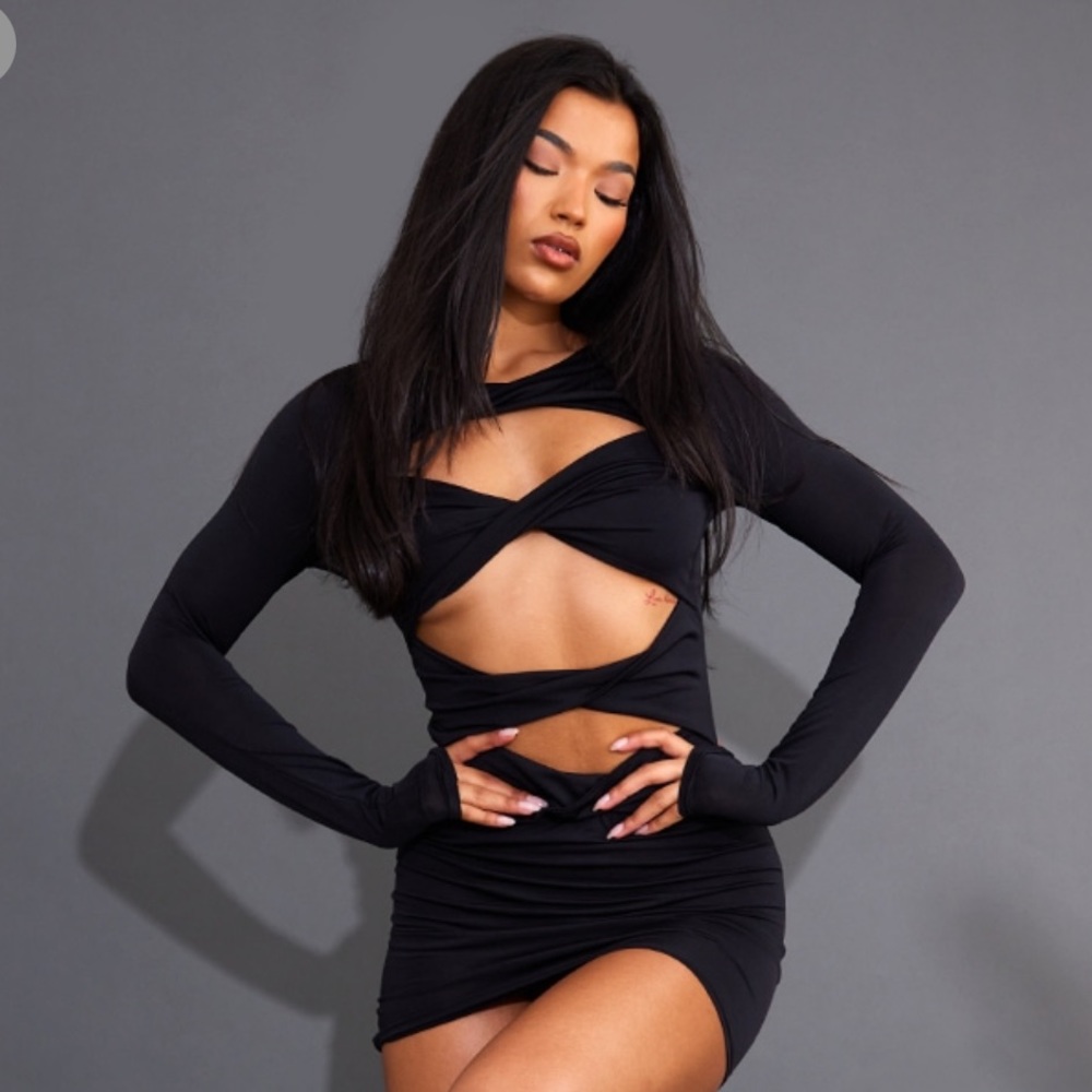 Black long sleeve twist cut out dress